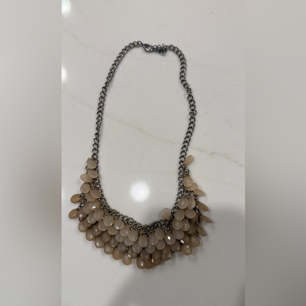 90s Cream Teardrop Necklace